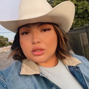 Meet your Posher, Rochelle